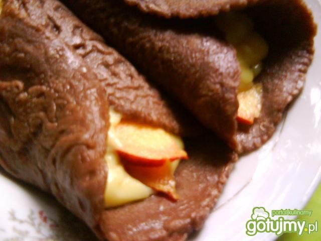 Kakaowe naleśniki z budyniem