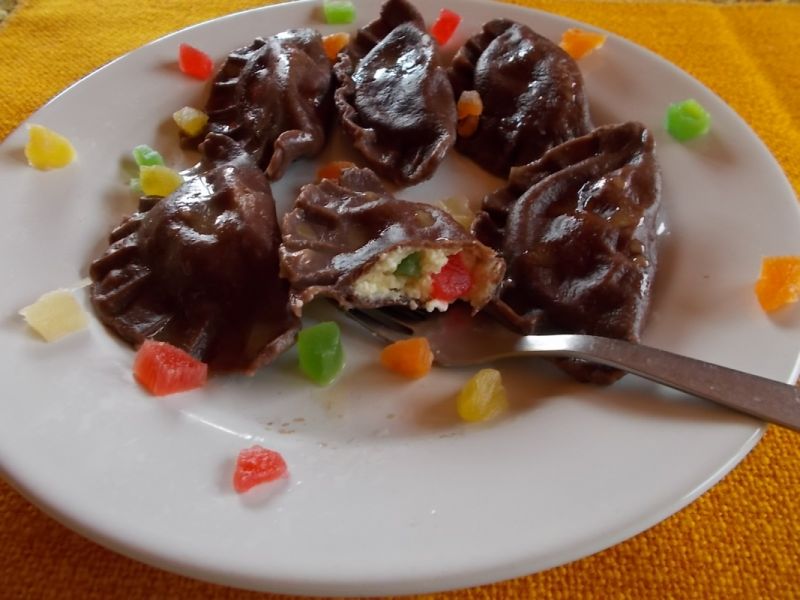 Kakaowe pierogi z serem i ananasem Kakaowe pierogi z serem i ananasem