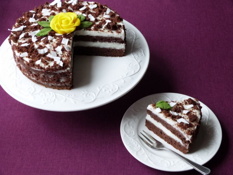 Kakaowy torcik z serkiem mascarpone Kakaowy torcik z serkiem mascarpone