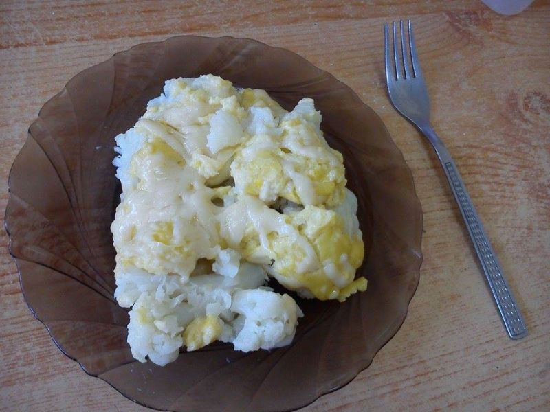 Kalafior pod beszamelem Kalafior pod beszamelem