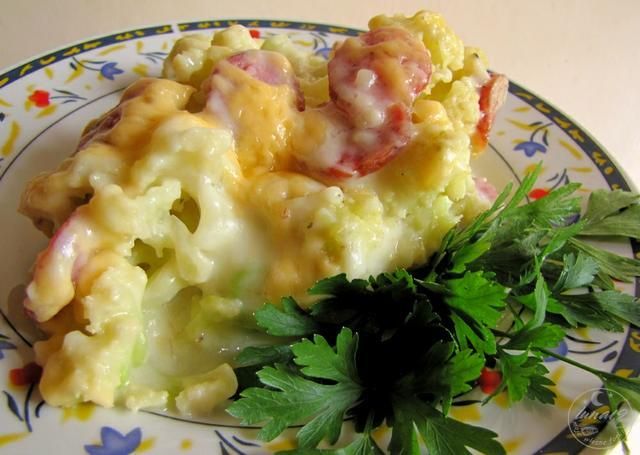 Kalafior pod czosnkowym beszamelem