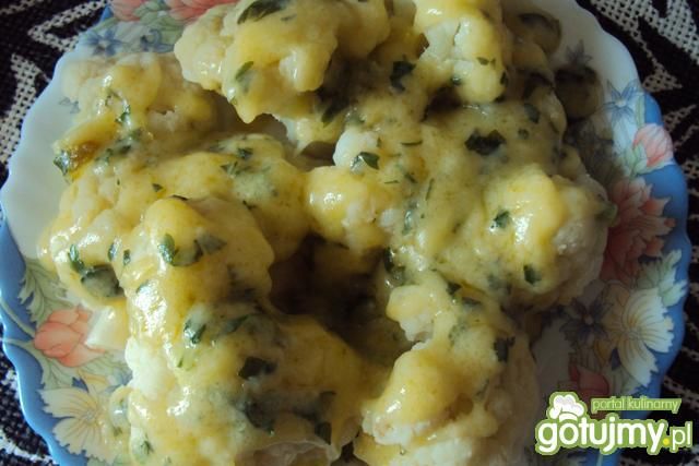 Kalafior w sosie pietruszkowym Kalafior w sosie pietruszkowym