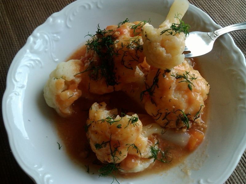 Kalafior w sosie pomidorowym  Kalafior w sosie pomidorowym