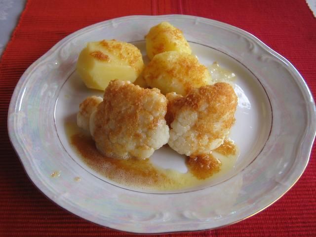 Kalafior z mlodymi ziemniakami Kalafior z mlodymi ziemniakami