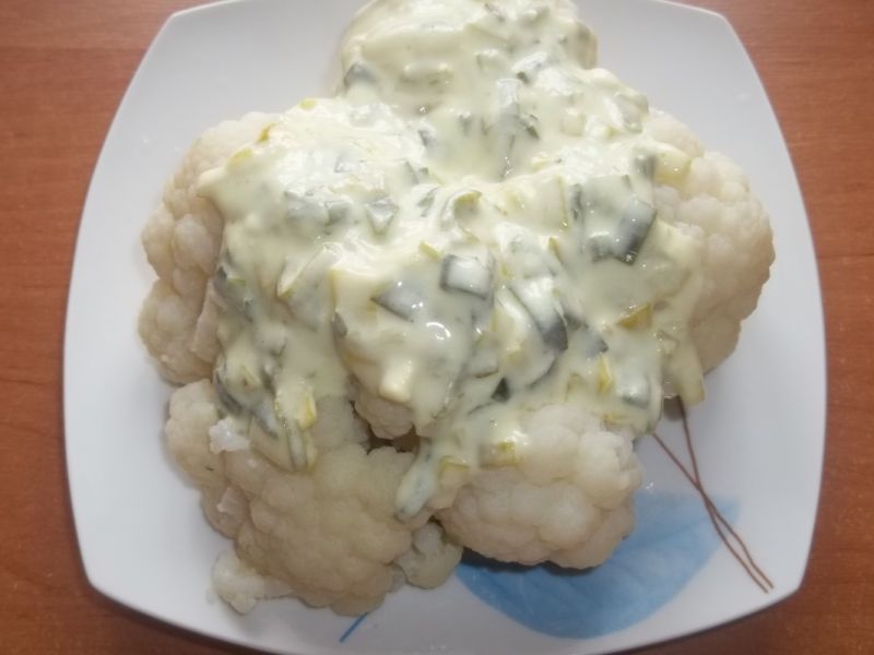 Kalafior z sosem porowo - serpwym Kalafior z sosem porowo - serpwym