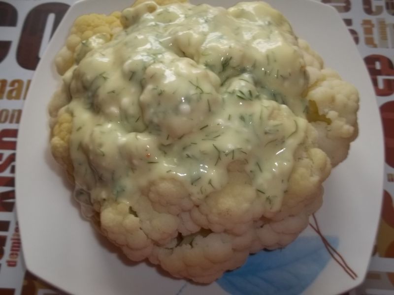 Kalafior z sosem serowo - koperkowym Kalafior z sosem serowo - koperkowym