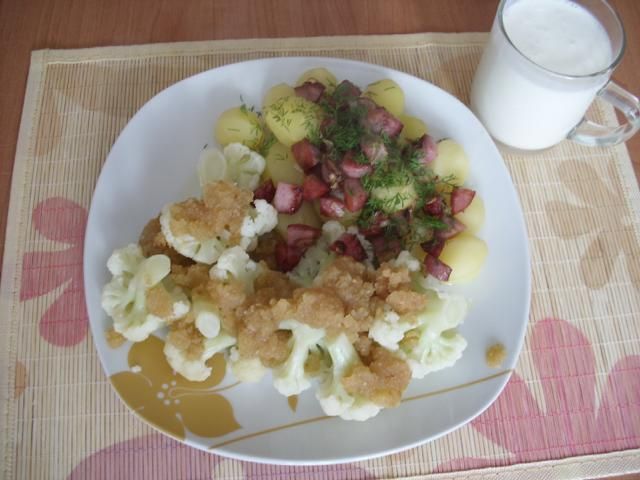 Kalafior z ziemnikami Kalafior z ziemnikami