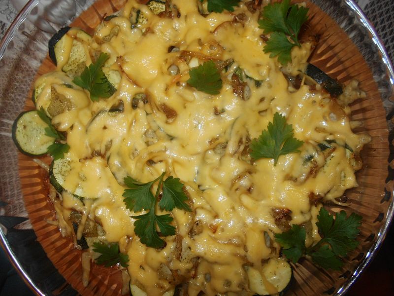 Kalafior zapiekany z cukinią i serem