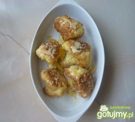 Kalafior zapiekany z żółtym serem