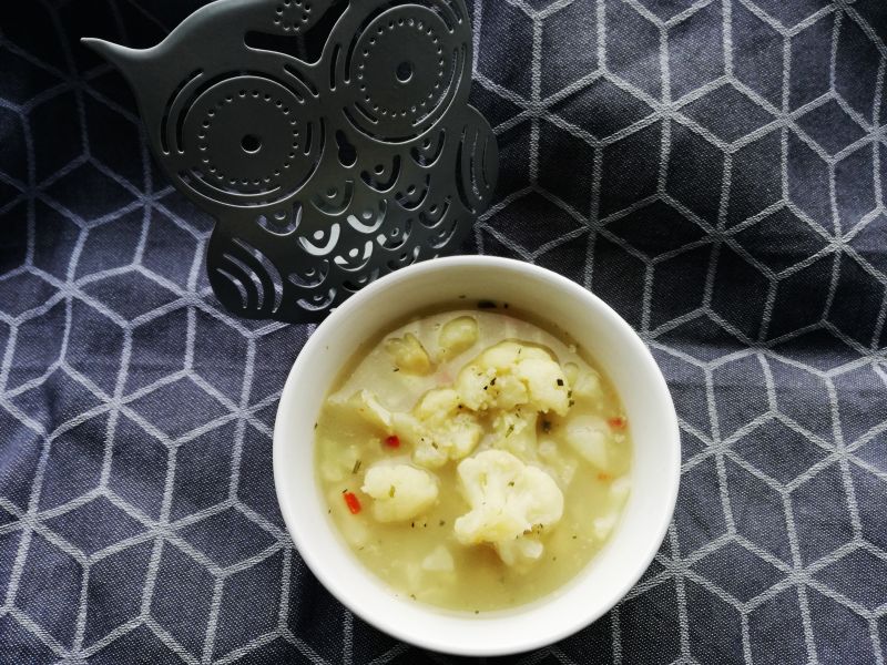 Kalafiorowa z kaszą jęczmienną Kalafiorowa z kaszą jęczmienną