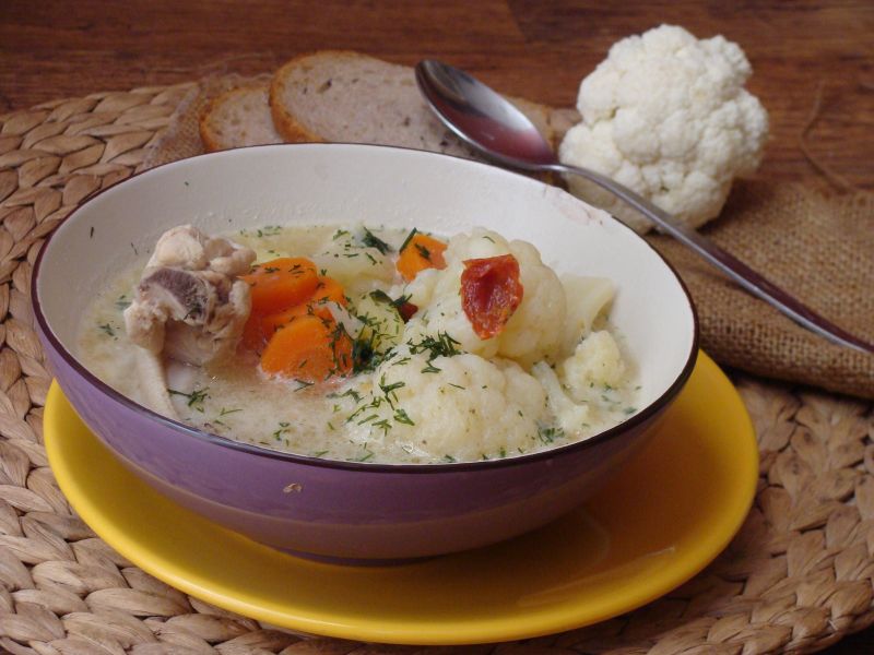 Kalafiorowa z suszonymi pomidorami