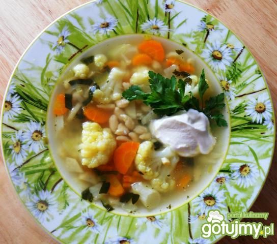 Kalafiorowa z zacierkami Kalafiorowa z zacierkami