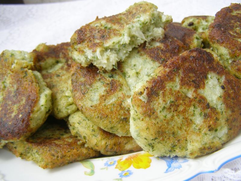 Kalafiorowe kotleciki z pietruszką.