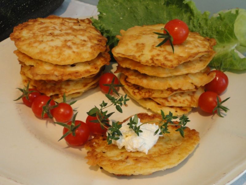 Kalarepowe placuszki z cukini  Kalarepowe placuszki z cukini