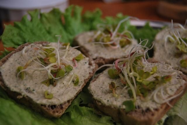 Kanapeczki makrelowe  Kanapeczki makrelowe