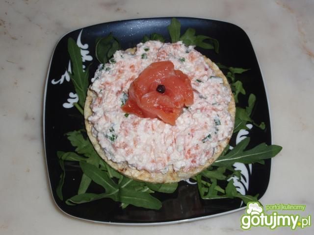 Kanapeczki z pastą łososiową Kanapeczki z pastą łososiową