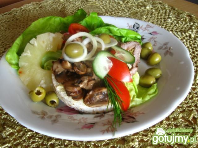 Kanapka ryżowa farmerska z mięsem. Kanapka ryżowa farmerska z mięsem.