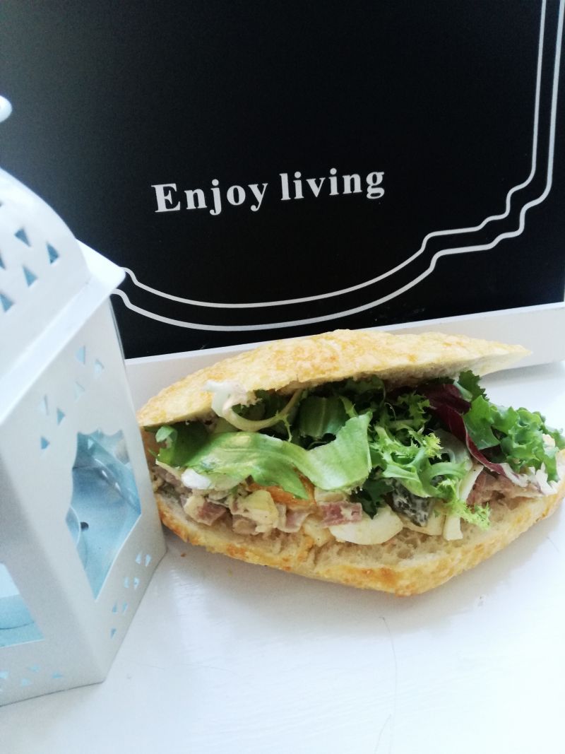 Kanapka serowa z pastą