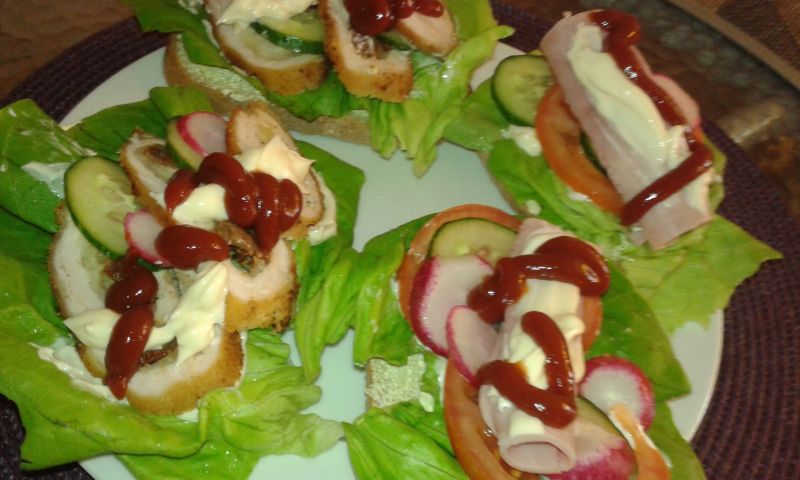 Kanapka z faszerowaną roladą schabową Kanapka z faszerowaną roladą schabową