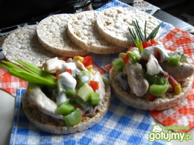 kanapka z gotowanym kurczakem w jogurcie kanapka z gotowanym kurczakem w jogurcie