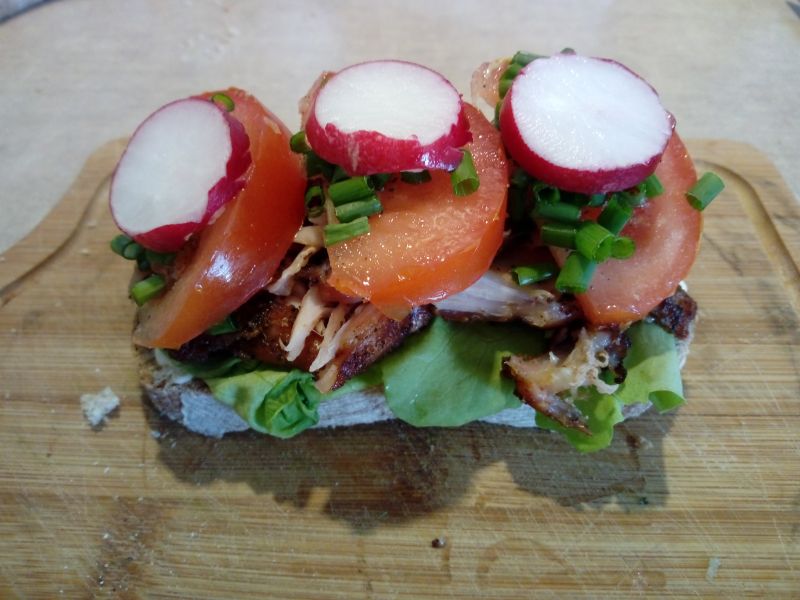 Kanapka z grillowanym kurczakiem Kanapka z grillowanym kurczakiem