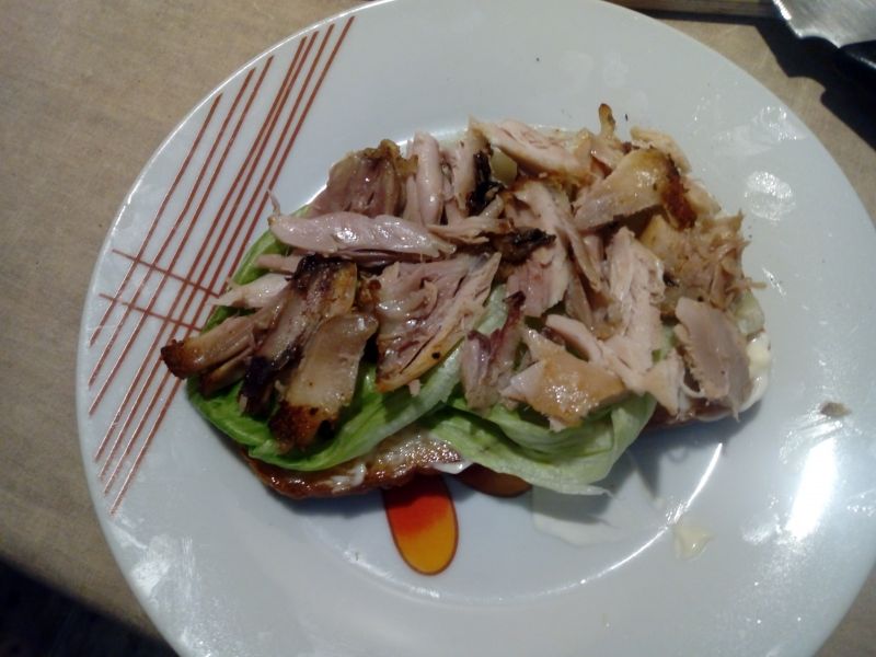 Kanapka z pieczonym kurczakiem Kanapka z pieczonym kurczakiem