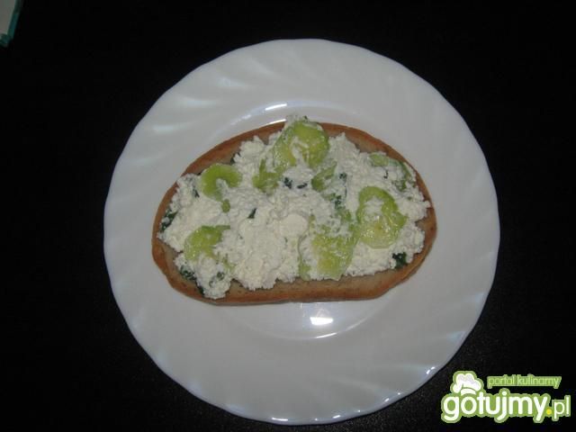 Kanapka z twarożkiem Kanapka z twarożkiem