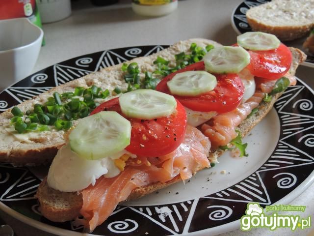Kanapka z wędzonym łososiem