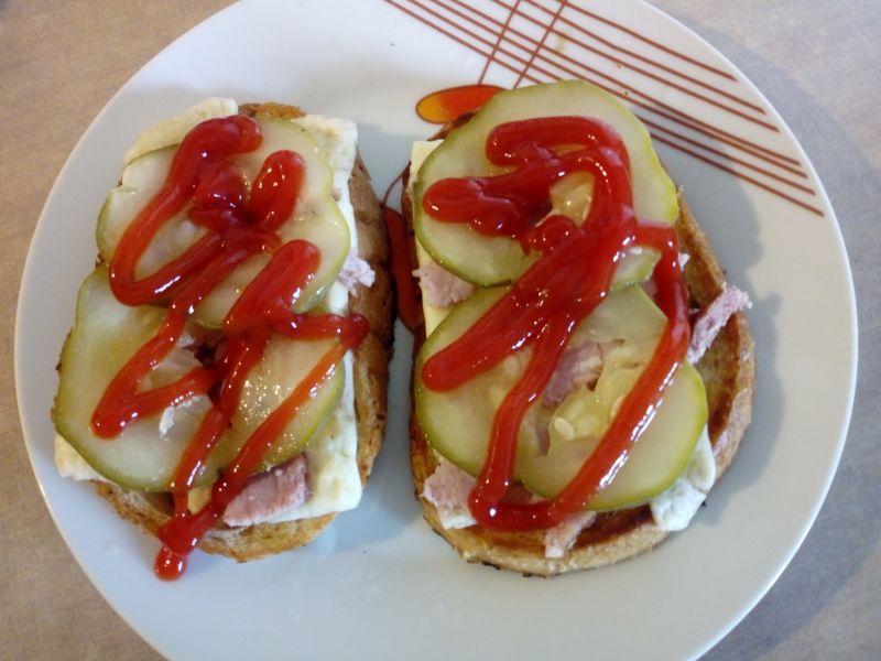 Kanapki a'la zapiekanki Kanapki a'la zapiekanki