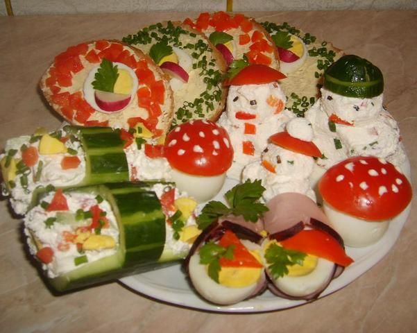 Kanapki z masłem i ... dodatkami