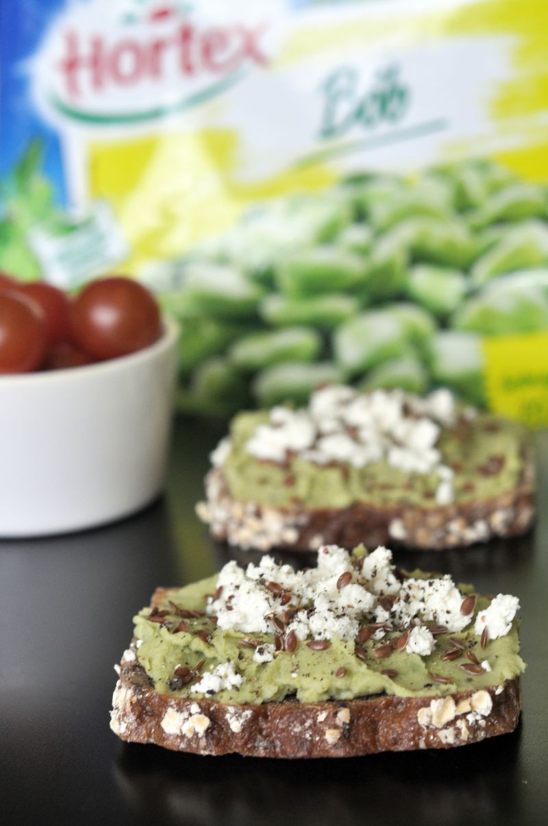 Kanapki z pastą z bobu i fetą