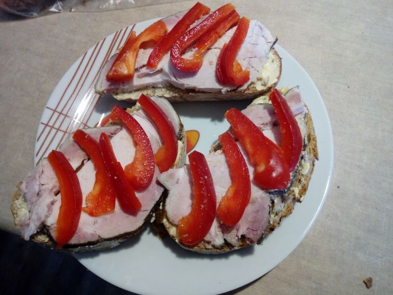 Kanapki z pieczonym schabem