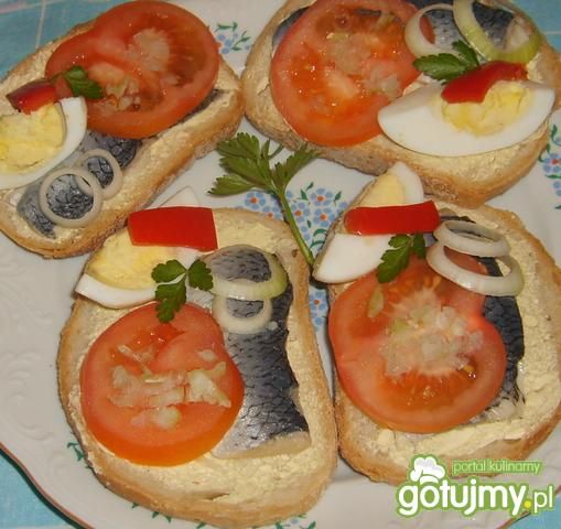Kanapki ze śledziem. Kanapki ze śledziem.