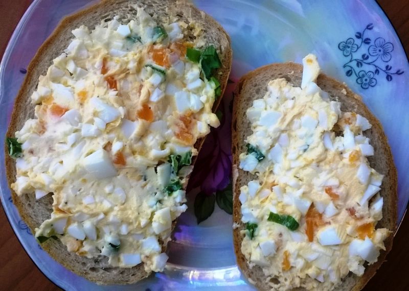 Kanapkowa pasta jajeczno- marchwiowa  Kanapkowa pasta jajeczno- marchwiowa