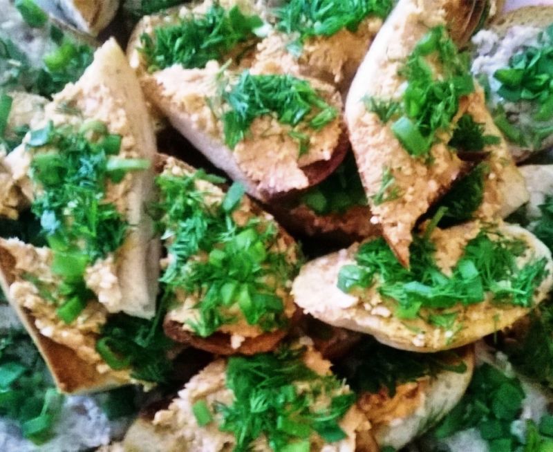 Kanapkowa pasta z curry i łososiem 