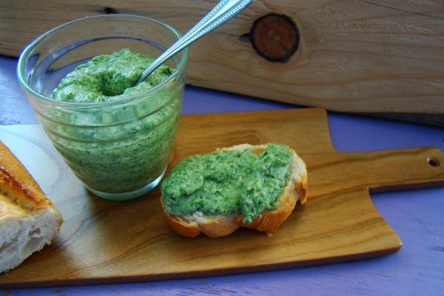 Kanapkowa pasta ze szpinakiem i jajkiem 