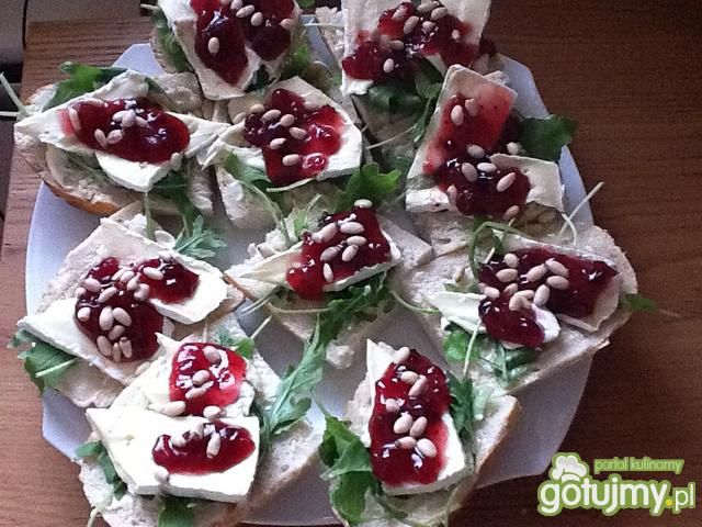 Kanapkowa wariacja z żurawiną