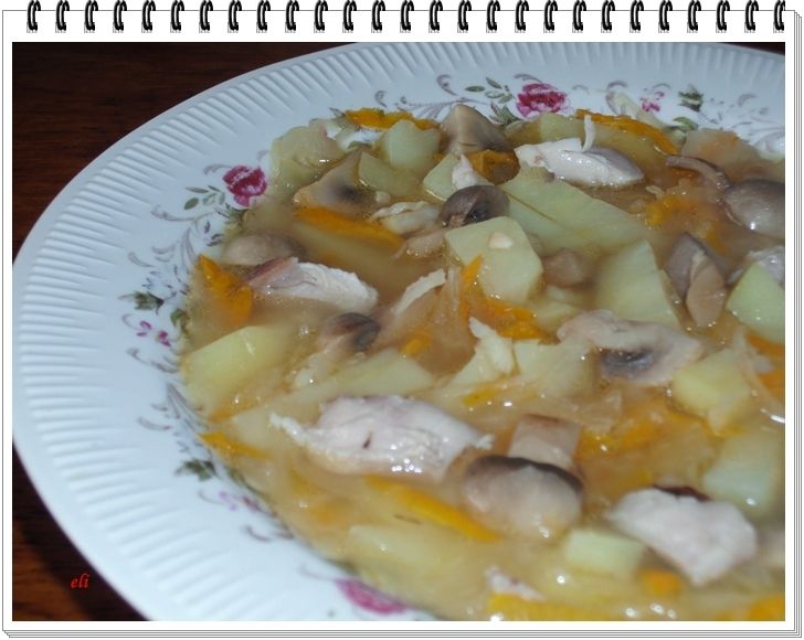 Kapuśniak Eli z pieczarkami Kapuśniak Eli z pieczarkami