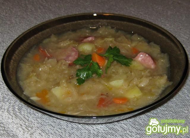 Kapuśniak na kiełbasie.