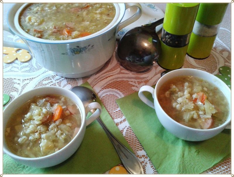 Kapuśniak na rosole z kaszą i ogórkiem