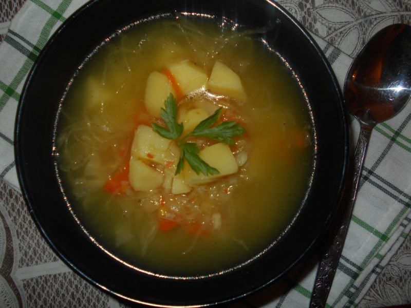 Kapuśniak na wędzonych kościach Kapuśniak na wędzonych kościach