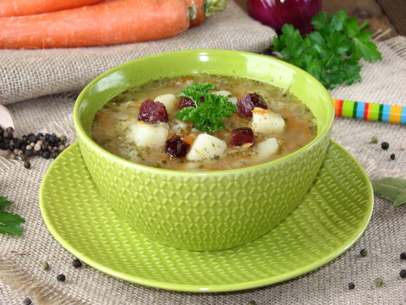 Kapuśniak na żeberkach wędzonych