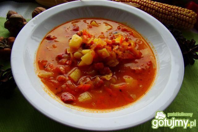 Kapuśniak z białej kapusty na wędzonce