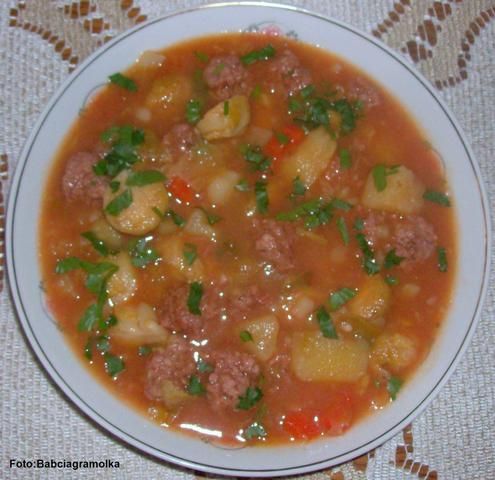 Kapuśniak z brukselki z pulpecikami: Kapuśniak z brukselki z pulpecikami: