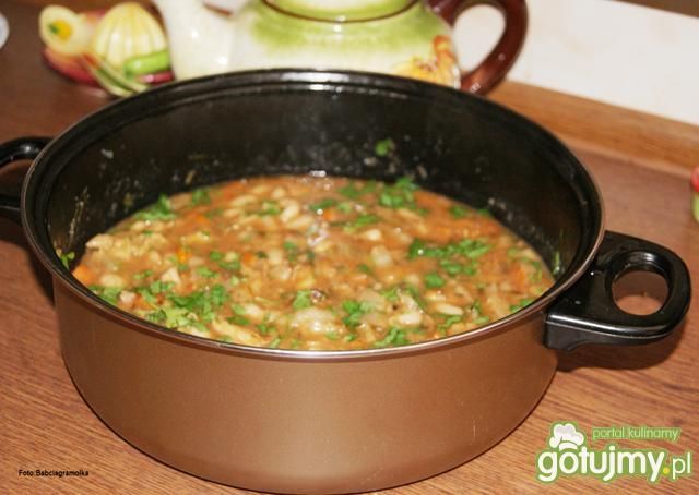 Kapuśniak z fasolą wg Buni: