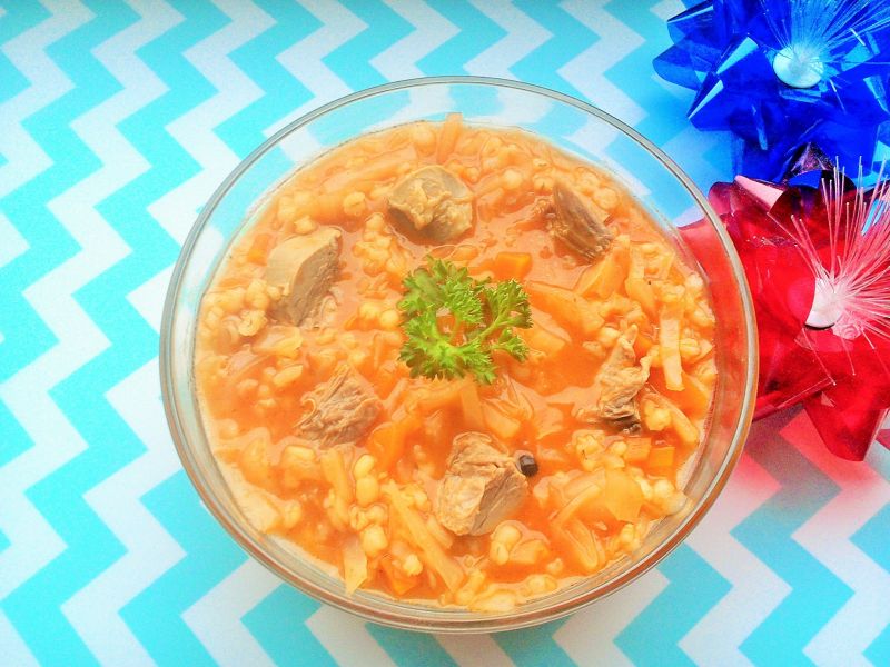 Kapuśniak z kaszą pęczak na udku z kaczki Kapuśniak z kaszą pęczak na udku z kaczki