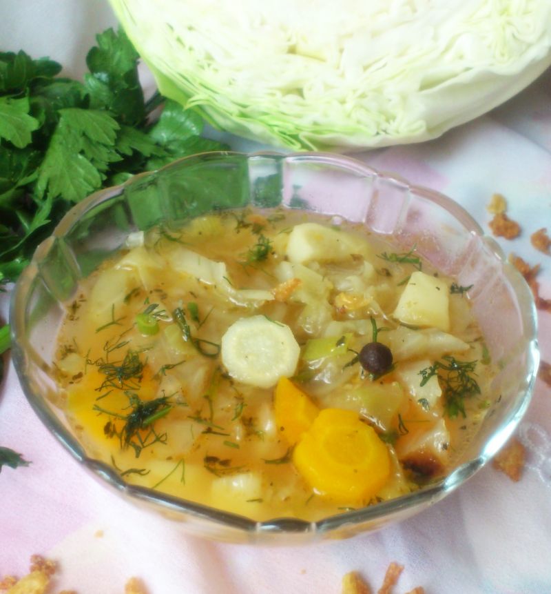 Kapuśniak z młode kapusty. Kapuśniak z młode kapusty.