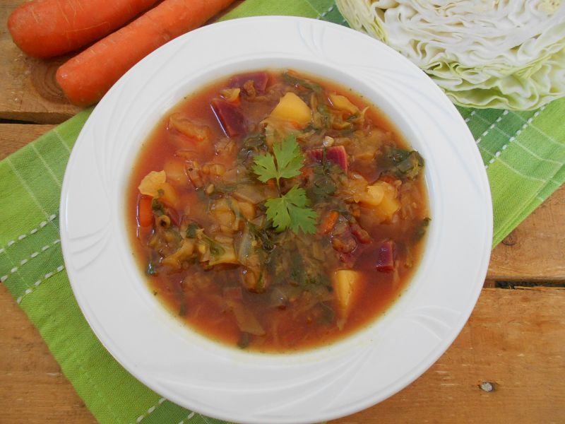 Kapuśniak z młodej kapusty z botwiną