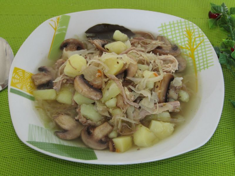 Kapuśniak z pieczarkami