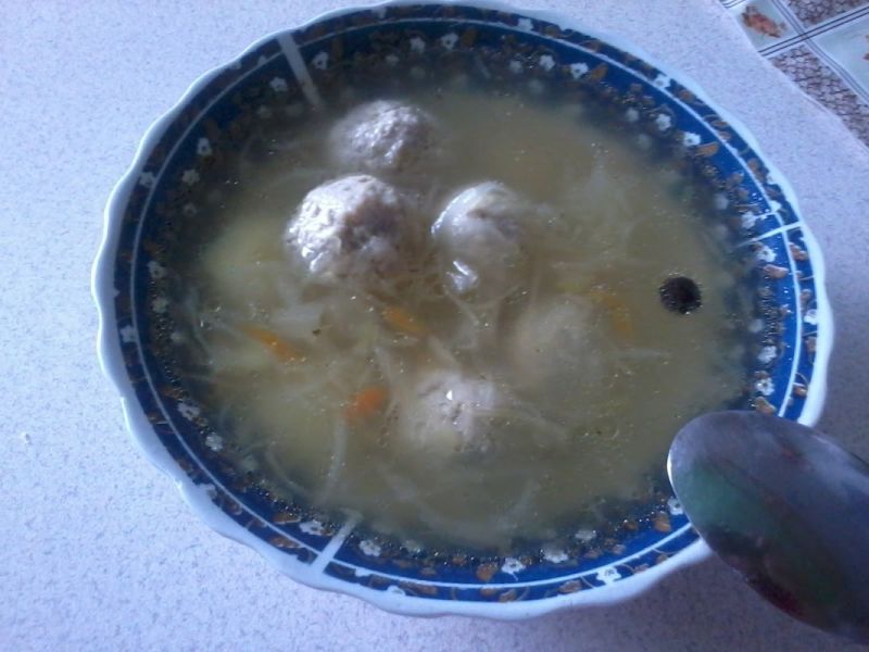 Kapuśniak z pulpecikami